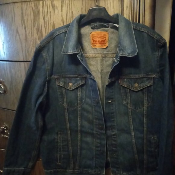 Men used Levi XXL heavy Blue Jean Jacket (Like New Condition) - Picture 1 of 5